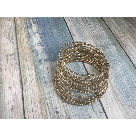 Gold Wire Wrap Bracelet - Picture 3 of 3